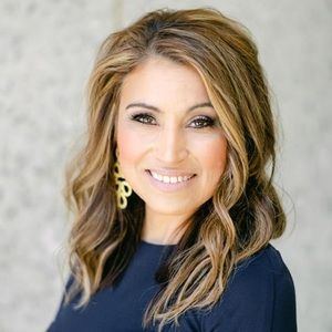 Meet your Posher, Gina